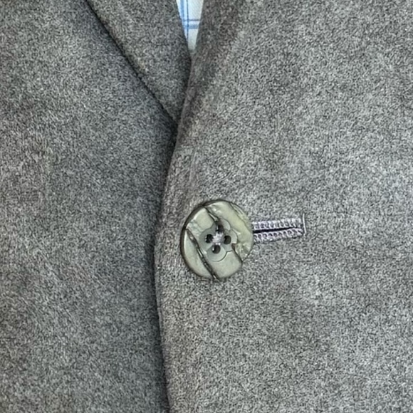 Size 40 Grey ultra suede notch lapel 2 button jacket - Picture 3 of 5